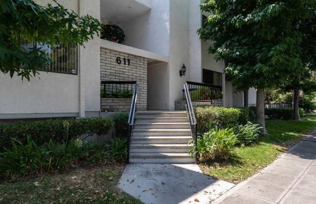 Photo of 611 S 6th St