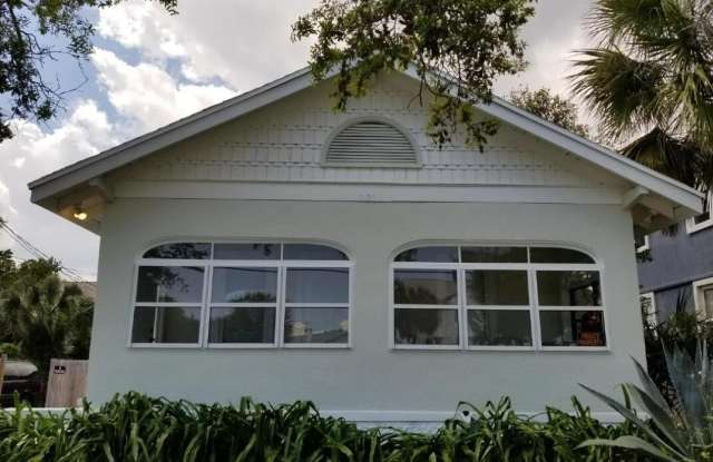 221 N Oleander Avenue