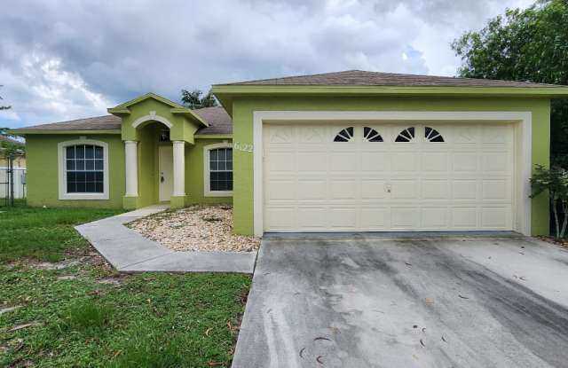 6122 NW E Deville Circle