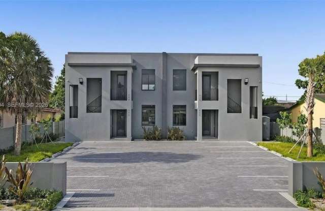 Photo of 444 E 16th St