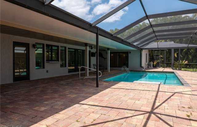 14562 Riverside Drive