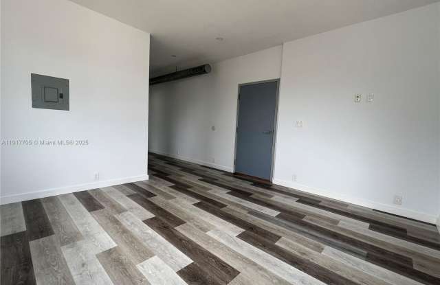 Photo of 1814 SW 22nd Ave