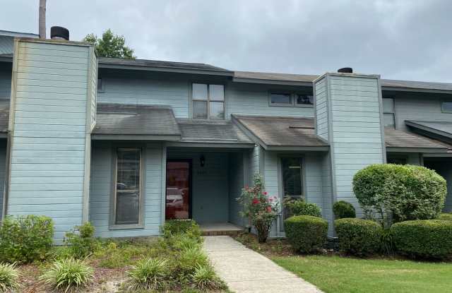 2 BR/ 2.5 BA townhome off Bobby Jones