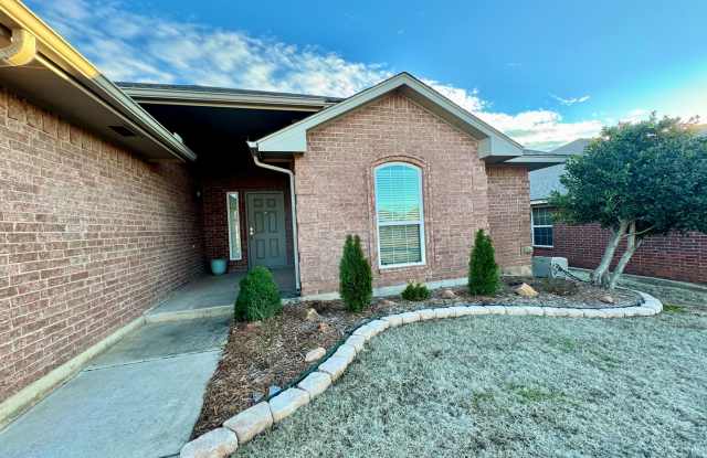 Super Cute 3 Bed, 2 Bath Home in Moore