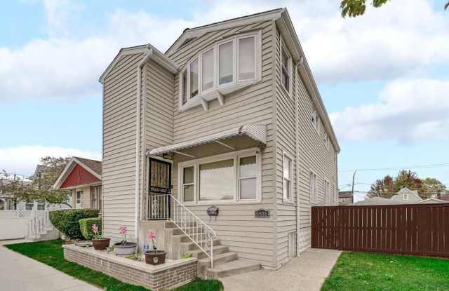 5535 S Kildare Avenue