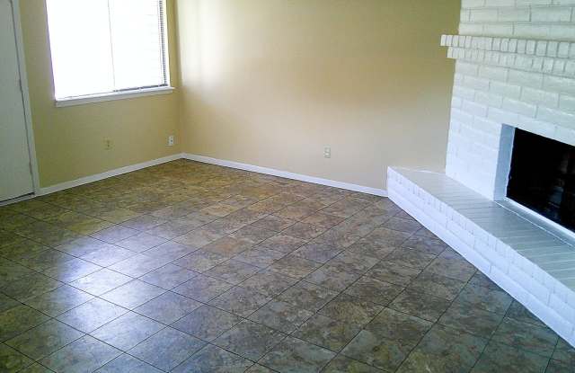 Adorable Single Level Eastside Duplex With Evaporative Air Located In Quiet Neighborhood