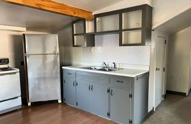 Photo of 485 N 15th E