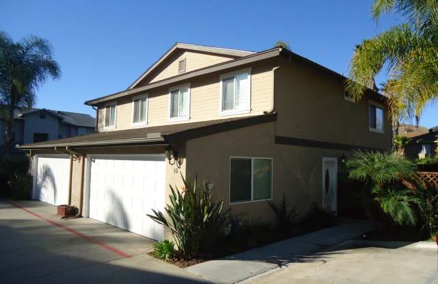 GORGEOUS TOWNHOME 3 BR, 2.5 BA, 2 CAR GARAGE