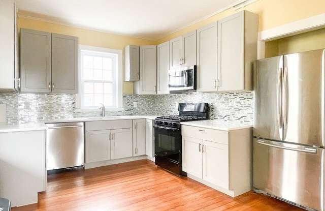 381 Centre St 2