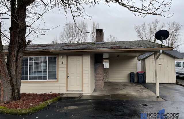 Nice 2 Bedroom 1 Bathroom Duplex