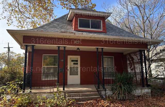 $1495 - 5 room 1.5 bathroom - Single Family Home
