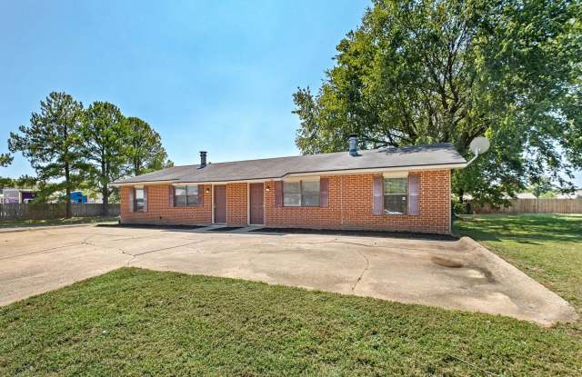 Newly Renovated Duplex in West Fayetteville! - 4453 Acoma Street, Fayetteville, AR 72704