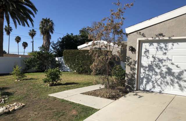 WALK TO SDSU! 5 bed 2 bath House w/ A/C