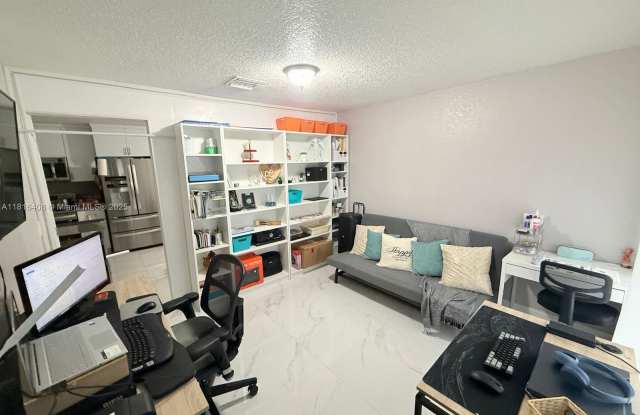 3330 Northwest 17th Court