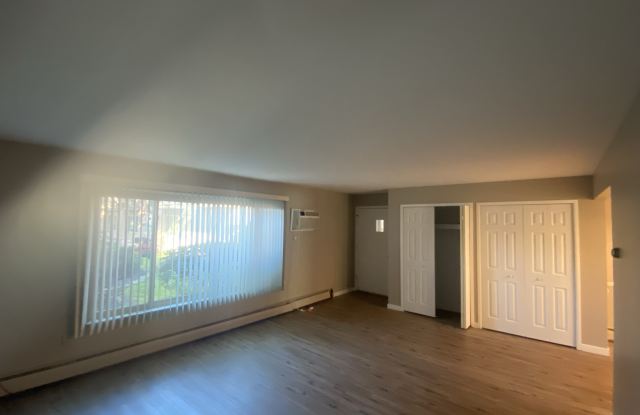 Photo of 2655 Maple (A)