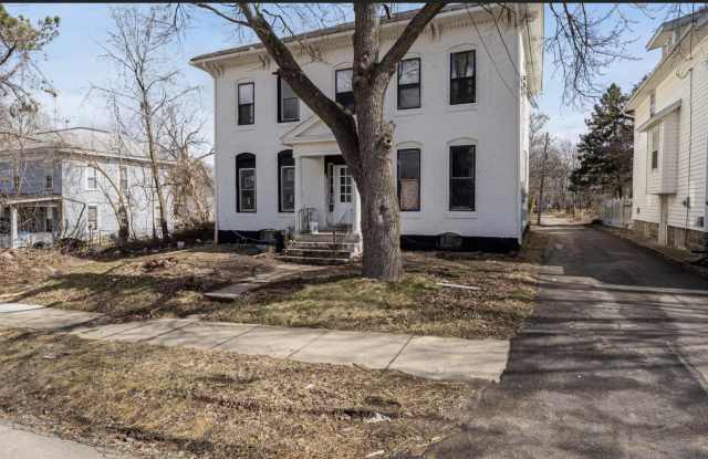 217 South Franklin Avenue