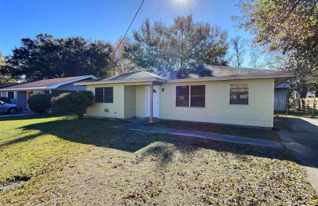 Photo of 112 Woodland Circle