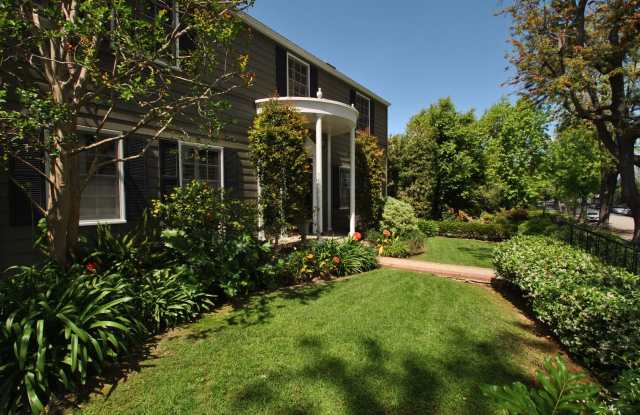 Stunning Colonial Revival in Bixby Knolls