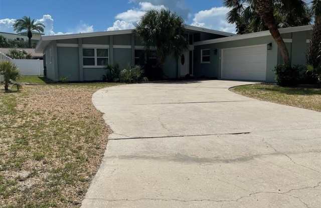 Photo of 409 4TH AVENUE N