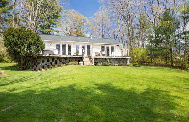 11 Dennett Road - 11 Dennett Road, Kittery, ME 03904