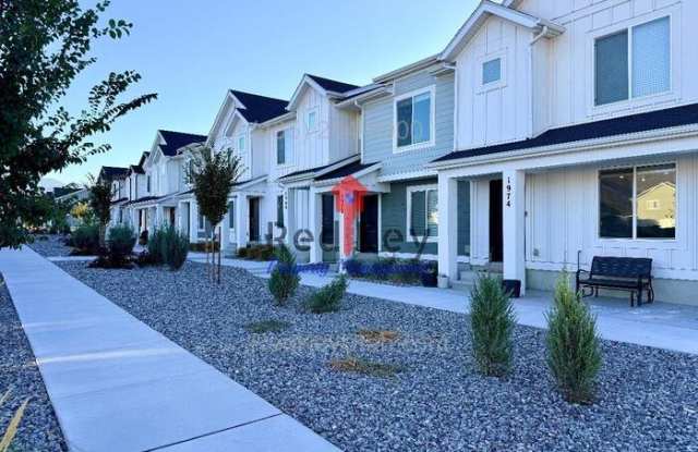 1972 North Blue Iris Avenue