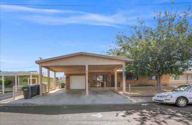 Charming  Modernized 4 Bedroom Home in Near Downtown Las Vegas