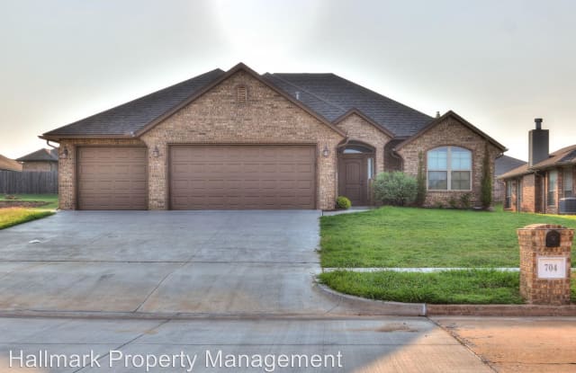 704 S Avery Drive - 704 S Avery St, Moore, OK 73160