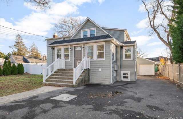 Photo of 8 Garfield Avenue unit: 1