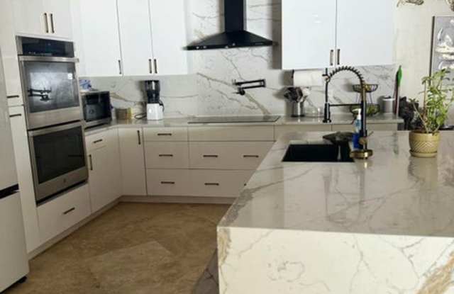 6000 Adriatic Way, West Palm Beach, FL 33413