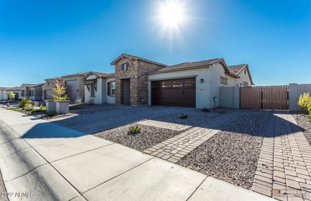 9193 W COUNTRY CLUB Trail - 9193 West Country Club Trail, Peoria, AZ 85383