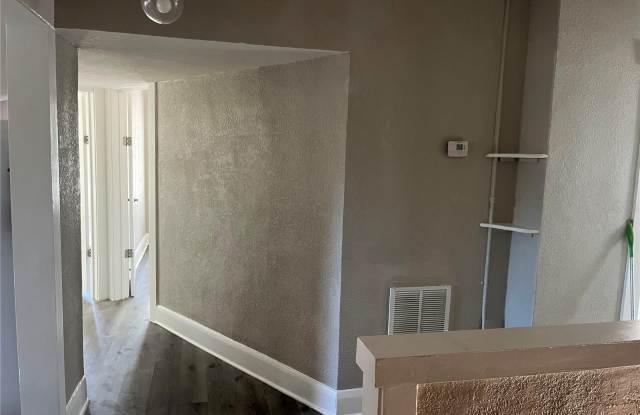 2328 N HIGHLAND AVENUE