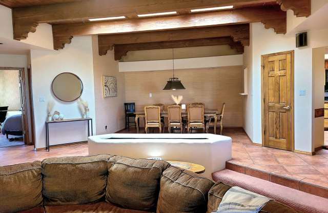 BEAUTIFUL HOME IN A PRIME LOCATION | Showings Coming soon!