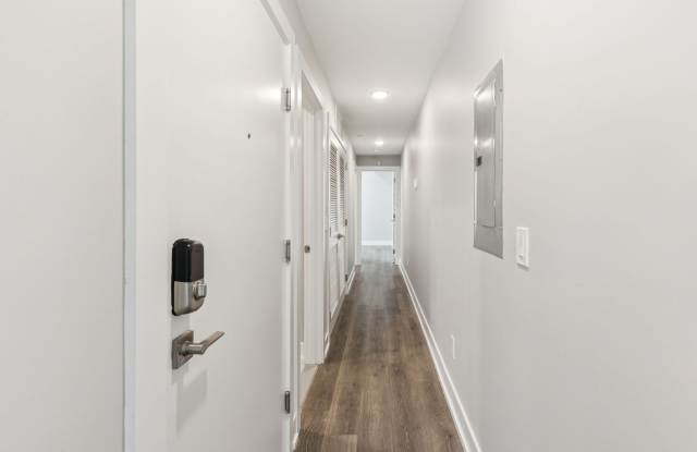 Chic 2-Bedroom Rental with Stunning Rooftop Deck  Modern Amenities in West Kensington!