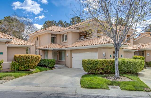 Absolutely gorgeous 2 bedroom 2 bathroom townhome w/loft in prestigious Spanish Trails community! - 5086 Mount Pleasant Lane, Spring Valley, NV 89113