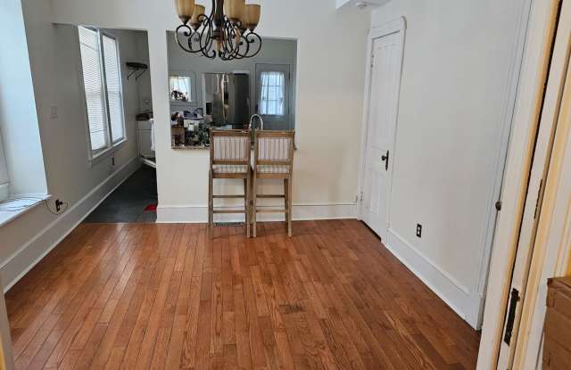 1194 Parkwood Boulevard