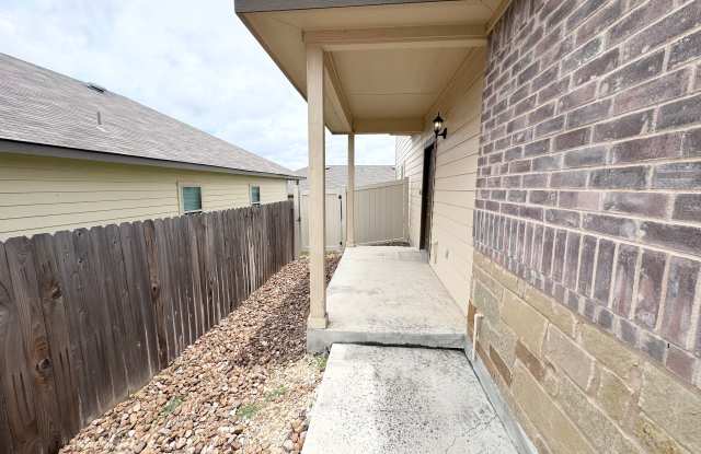 Two Story Townhome in New Braunfels