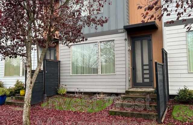166 N 43rd Place