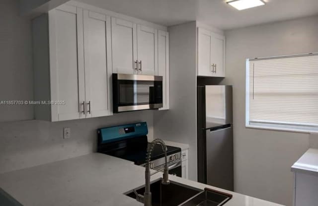 Photo of 5181 W Oakland Park Blvd