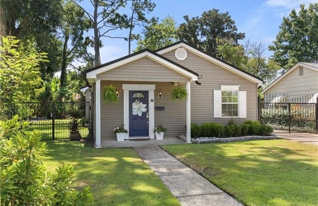 297 E SHANNON Lane - 297 Shannon Lane East, Harahan, LA 70123