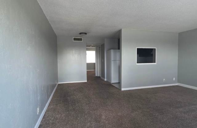 1 Bedroom / 1 Bathroom Apartment Home ** SPECIAL **