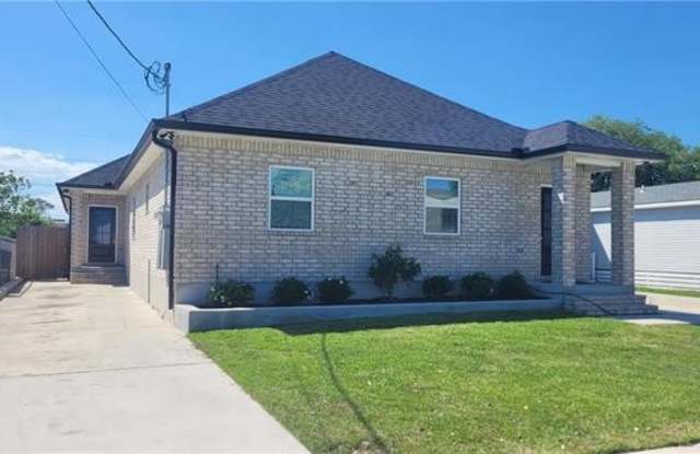 3610 TOURNEFORT Drive - 3610 Tournefort Street, Chalmette, LA 70043