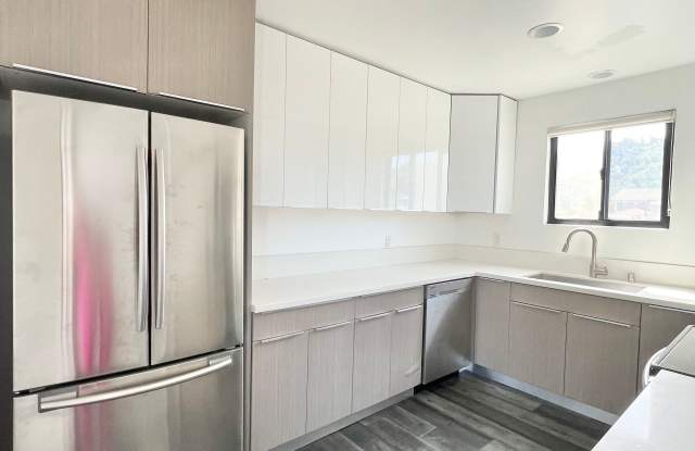 2422 Meadowvale Avenue