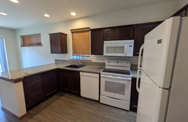 2 Bedrooms, 1.5 Bath Single Family Townhouse - Stonecrest Ct