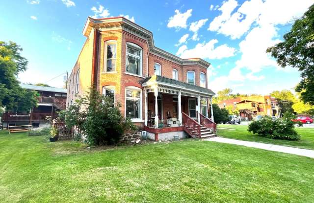 Photo of Newly Renovated Studio in the Hip Strip!