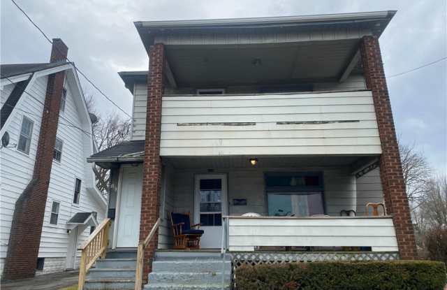 133 E Ravenwood Avenue