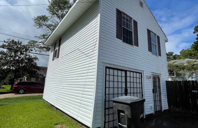 Adorable Highland 1 Bed / 1 Bath Apartment