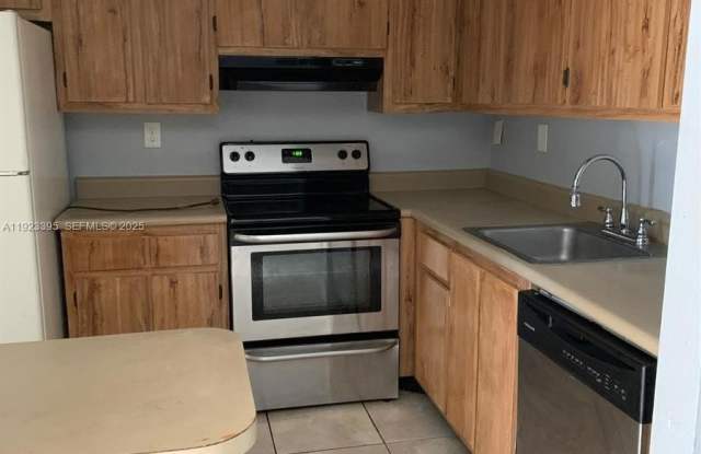 Photo of 20320 NE 3rd Ct