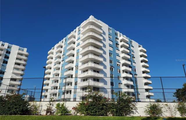 935 N HALIFAX AVENUE