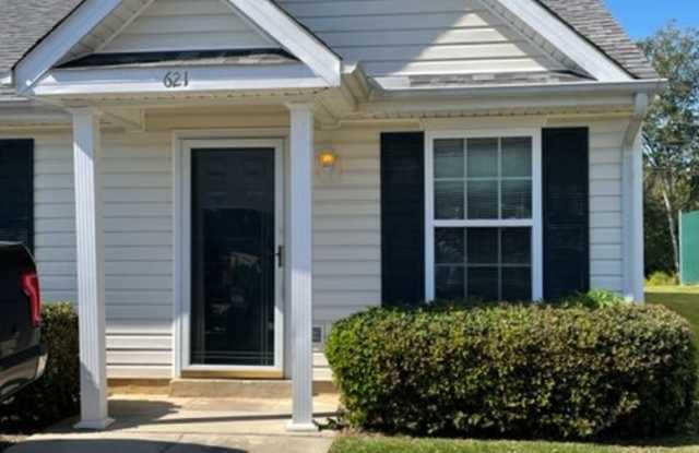 Photo of 621 Brook Trail - 1