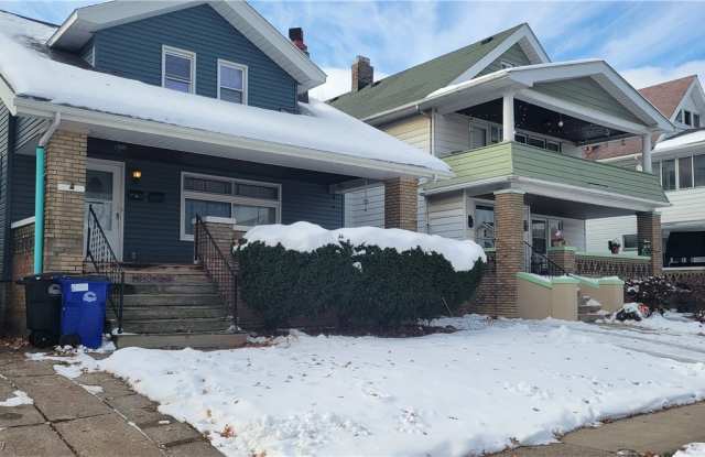 3334 W 129th Street unit: Up